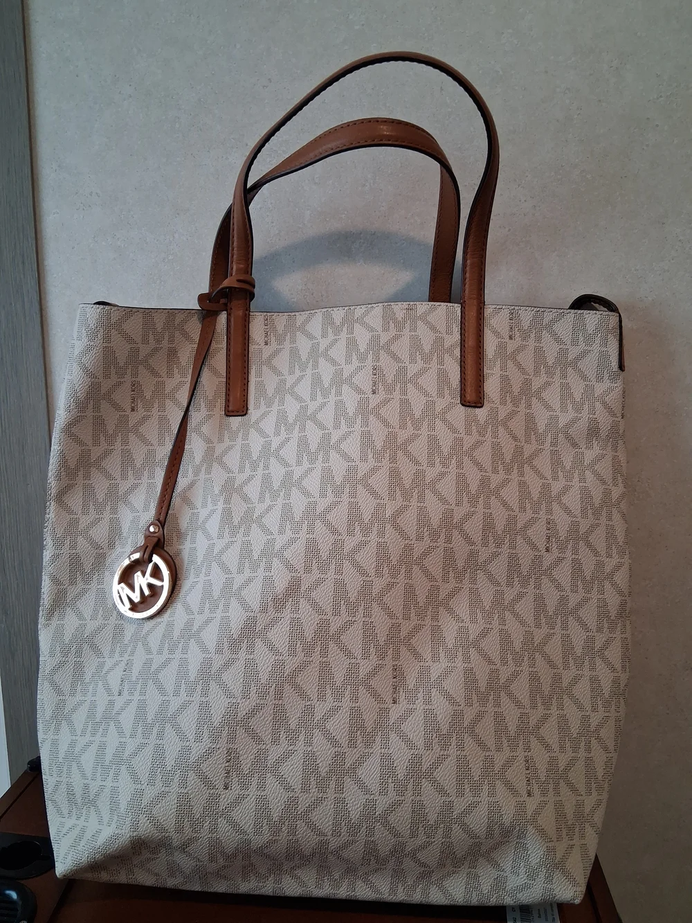 Michael Kors Beige Logo Tote Bag with Brown Trim With ATTACHED WALLET - Picture 4 of 8